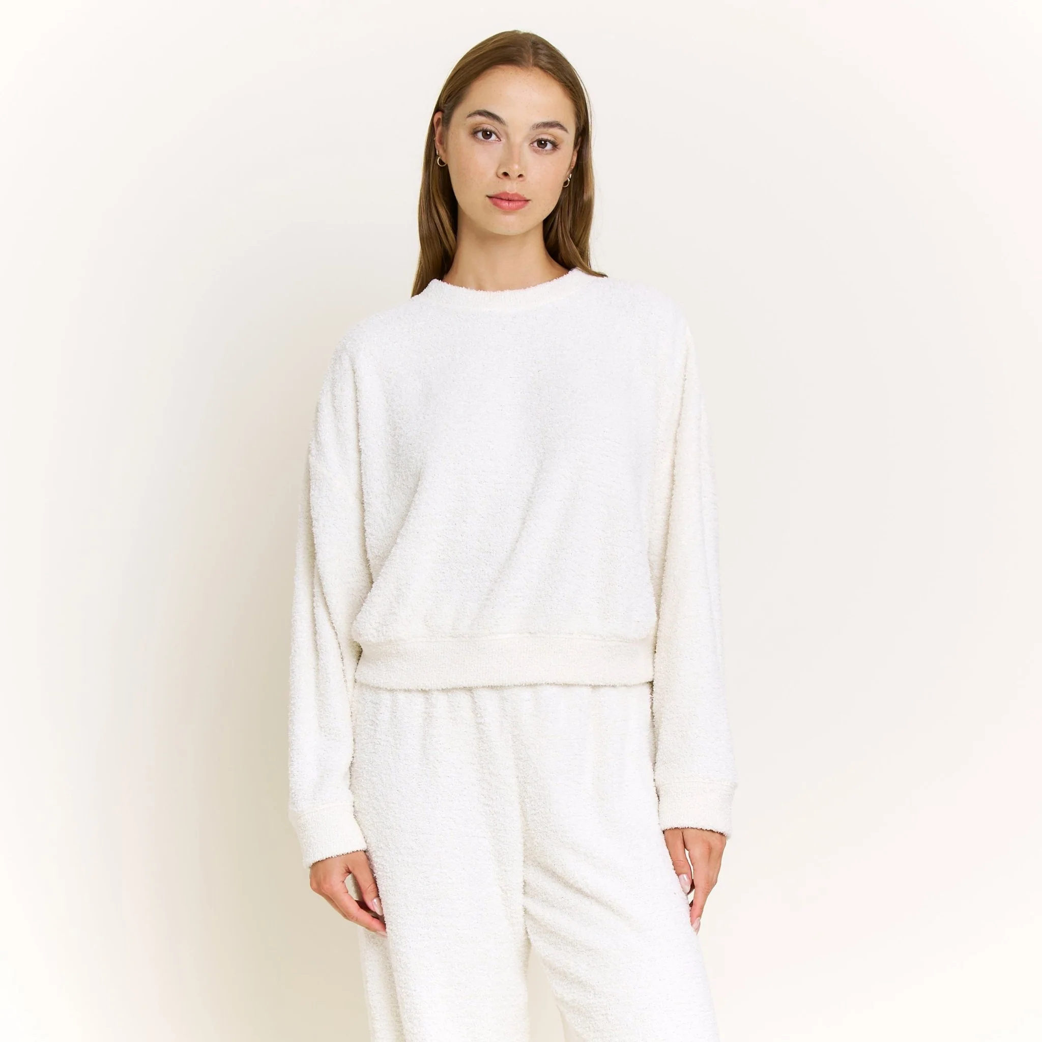Comfort Queen Sweatshirt in Ivory